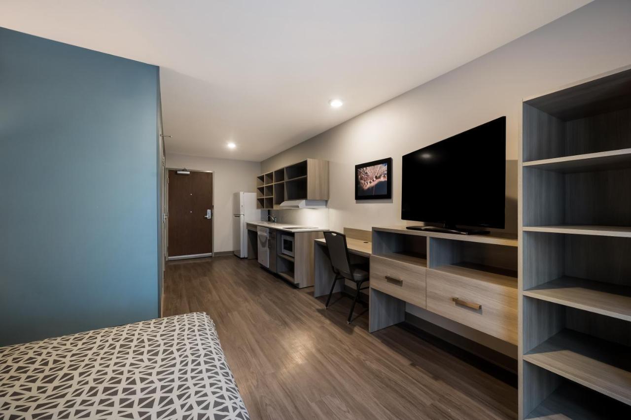 Woodspring Suites Dearborn Detroit Exterior photo