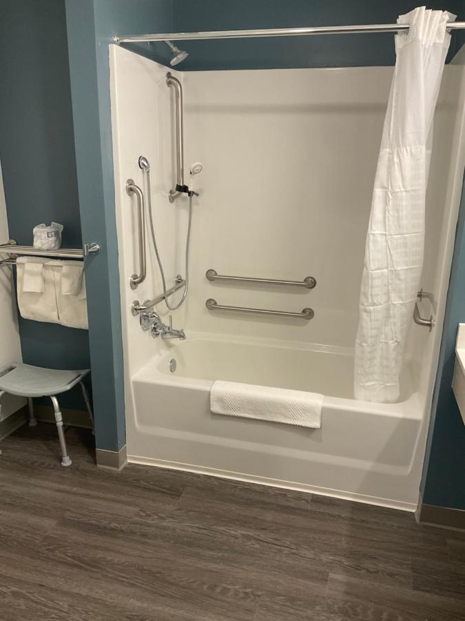 Woodspring Suites Dearborn Detroit Exterior photo
