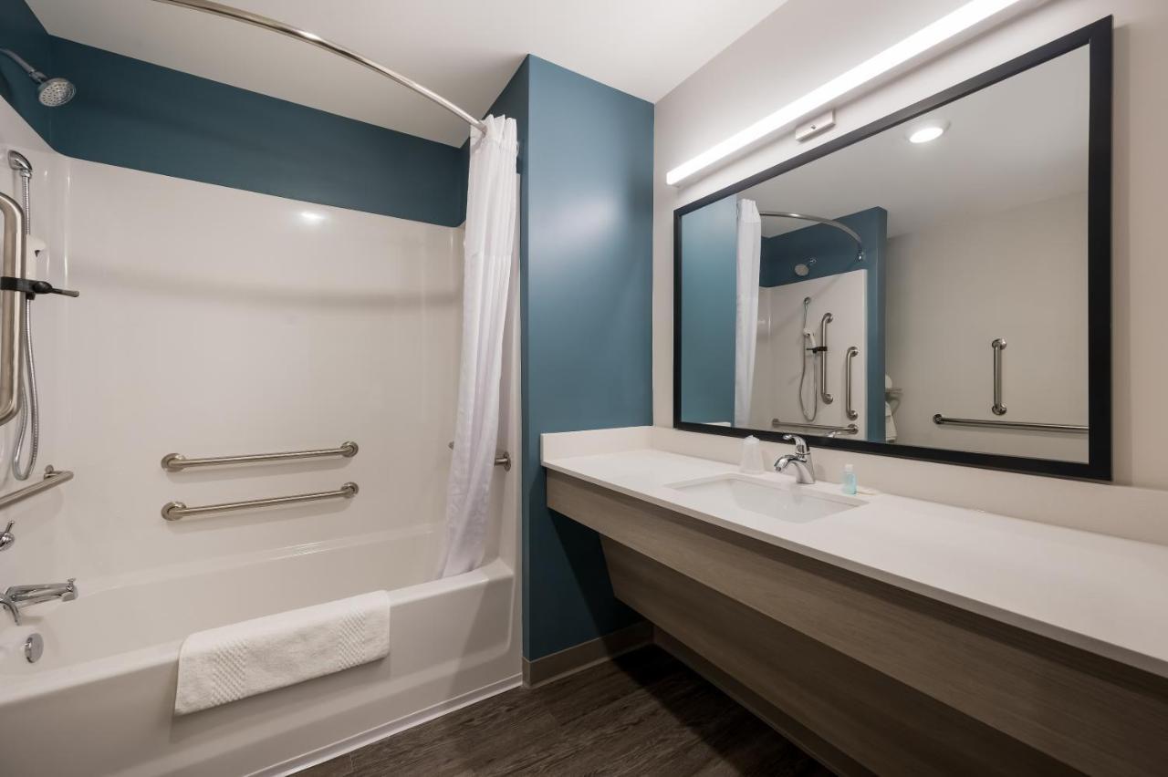 Woodspring Suites Dearborn Detroit Exterior photo