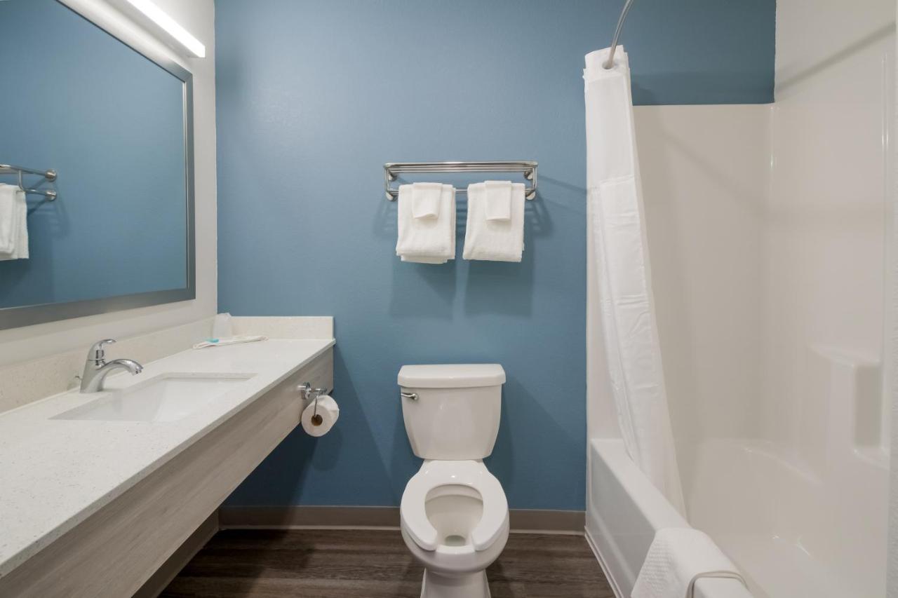 Woodspring Suites Dearborn Detroit Exterior photo