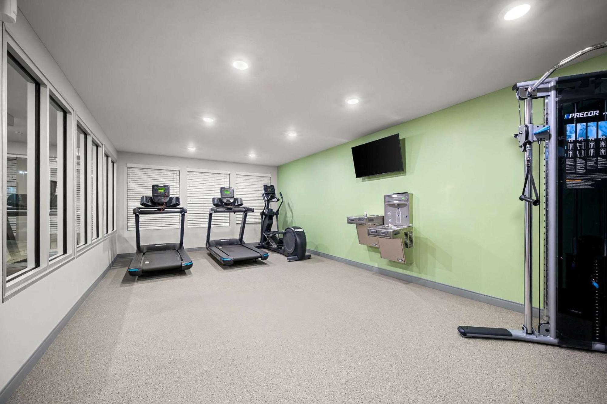 Woodspring Suites Dearborn Detroit Exterior photo